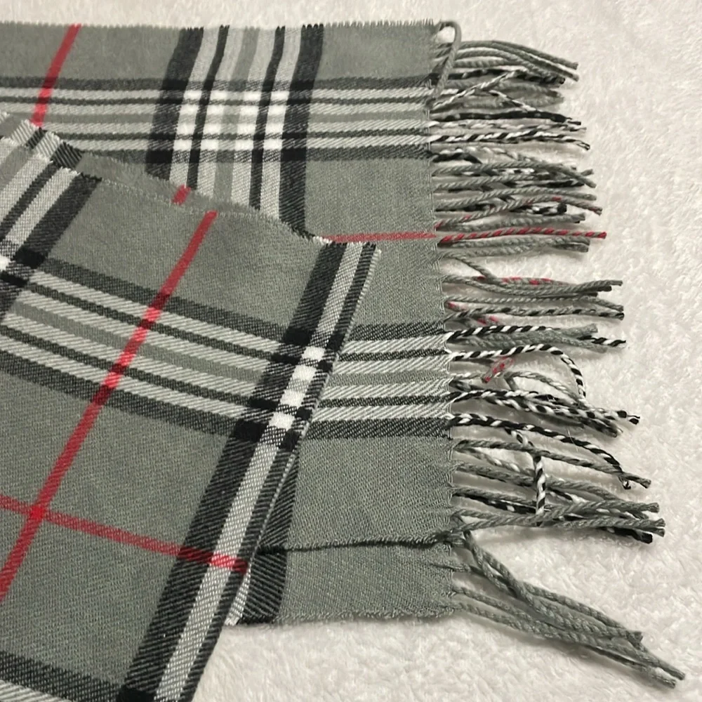 Gray Plaid 100% Viscose Scarf